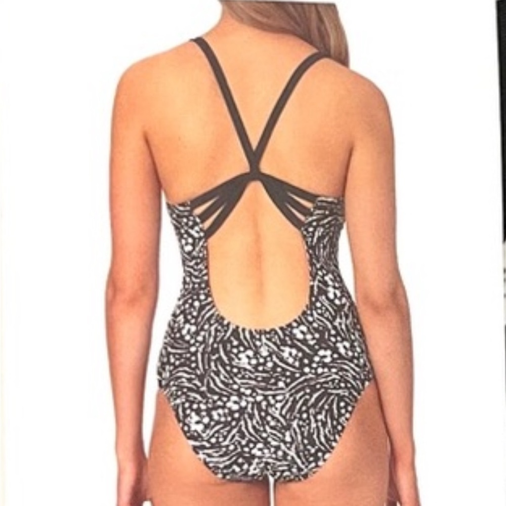 HURLEY PRIMAL WAVE ONE PIECE SWIMSUIT UPF 50+ - Picture 4 of 10